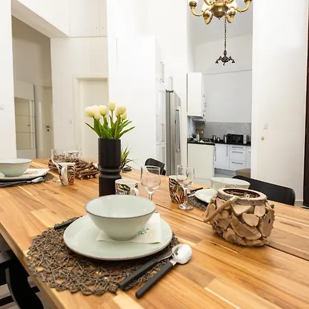 Kossuth Loft Apartment- Location In Downtown