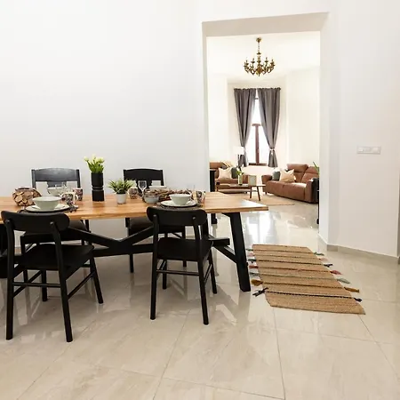 Kossuth Loft Apartment- Location In Downtown Daire *