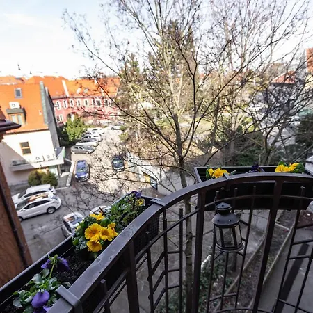Daire Kossuth Loft Apartment- Location In Downtown Veszprém
