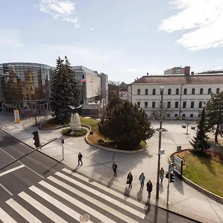 Daire Kossuth Loft Apartment- Location In Downtown Veszprém
