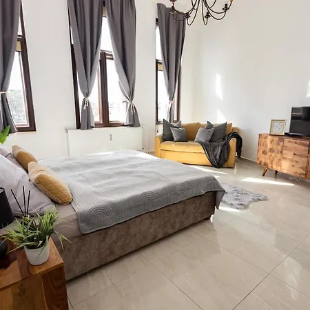 Kossuth Loft Apartment- Location In Downtown *